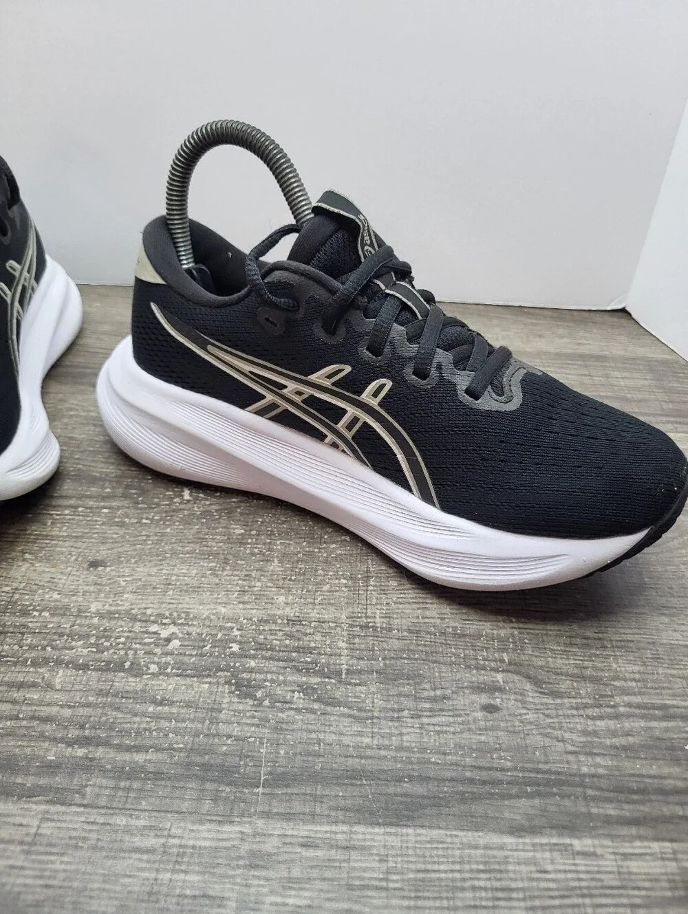 Asics Gel-Excite 11 Black White Low Top Lace-Up Running Sneakers Women's Sz 6.5